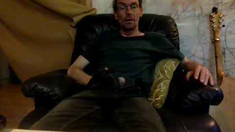 Snapshot of dogstarmanitee chatting on 10-05-25, 08:34 dogstarmanitee online show from 10-05-25, 08:34