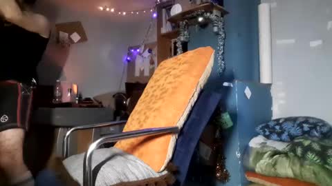 dogwithamohawk online show from 01-04-25, 12:49