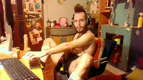 dogwithamohawk online show from 01-21-25, 03:43