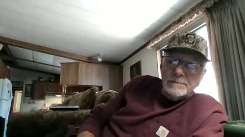 Snapshot of doingmyself69 chatting on 09-16-25, 10:22 doingmyself69 online show from 09-16-25, 10:22