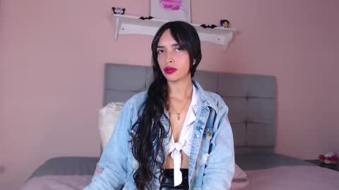 Snapshot of dolce_horny chatting on 10-29-25, 01:46 Dolce online show from 10-29-25, 01:46