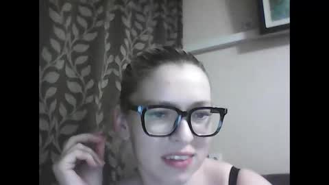 Snapshot of dolce_tempt chatting on 12-16-25, 07:30 dolce_tempt online show from 12-16-25, 07:30