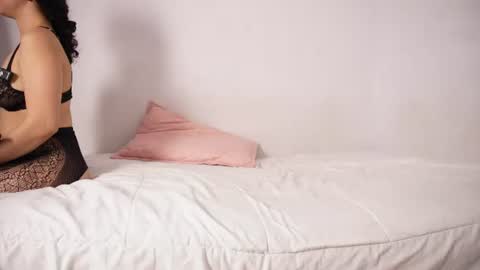 Snapshot of doll4you_ chatting on 07-15-26, 10:31 Alice y Ros online show from 07-15-26, 10:31