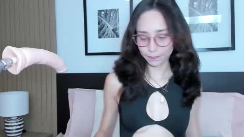 Bella  online show from 11-13-25, 08:08