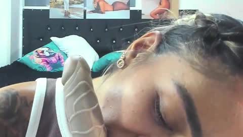 C E L E S T E  online show from 02-01-25, 10:55