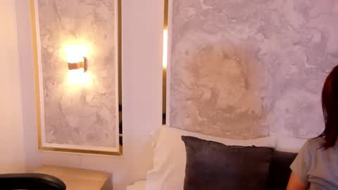 D  online show from 12-03-25, 02:41