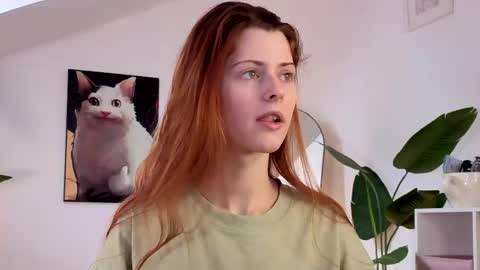 Your doll Lesli online show from 04-21-26, 12:55