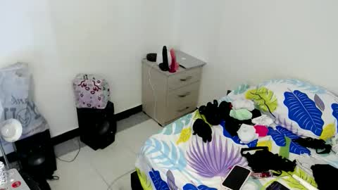 Catherine XXX online show from 04-18-26, 09:59