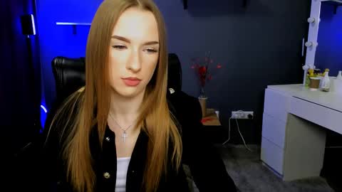 Snapshot of doll_vey chatting on 03-06-25, 04:17 doll_vey online show from 03-06-25, 04:17