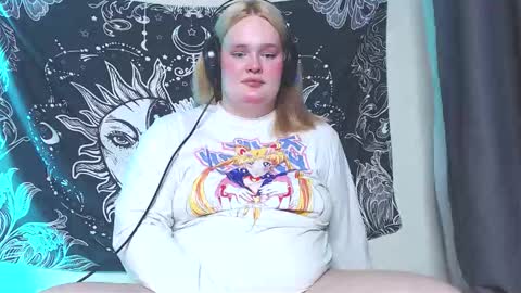 Snapshot of dolled_up_cvnt chatting on 10-08-25, 09:45 Miss Rose online show from 10-08-25, 09:45