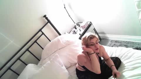 Dollface Killa online show from 12-21-24, 11:11