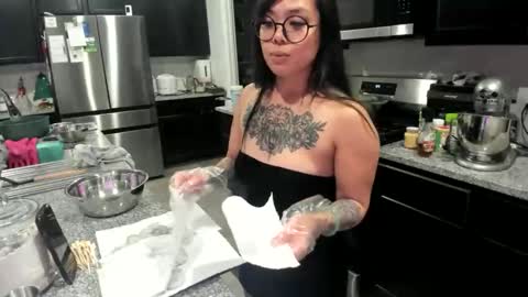 DOLLLFACE online show from 11-27-25, 06:59