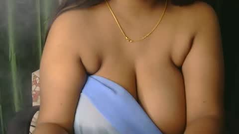 Snapshot of dolly_2 chatting on 01-22-25, 08:18 dolly_2 online show from 01-22-25, 08:18