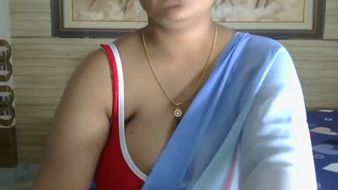 Snapshot of dolly_2 chatting on 02-13-25, 10:44 dolly_2 online show from 02-13-25, 10:44