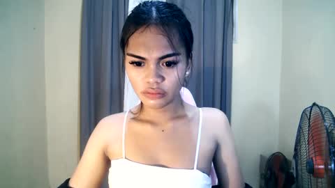 Snapshot of dolly_angel2 chatting on 02-24-25, 12:05 dolly_angel2 online show from 02-24-25, 12:05