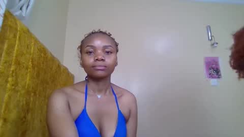 Snapshot of dolly_bby chatting on 04-15-26, 06:09 Dolly online show from 04-15-26, 06:09