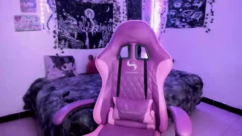 dolly_bones online show from 10-31-25, 10:55