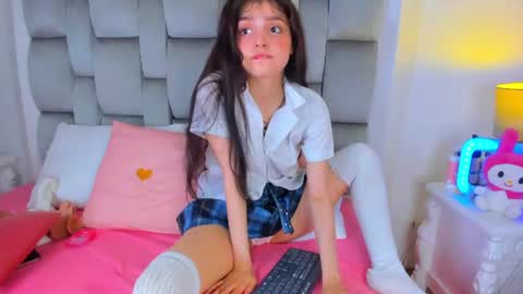 Snapshot of dolly_kitter chatting on 06-29-26, 11:54 dolly_kitter online show from 06-29-26, 11:54