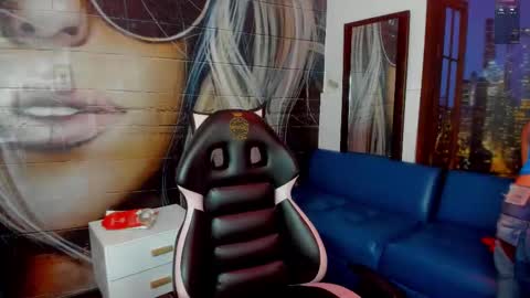 Dolly pocket online show from 03-25-26, 09:10