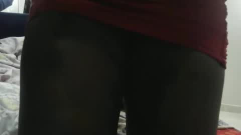 Snapshot of dollzues chatting on 12-18-25, 05:52 dollzues online show from 12-18-25, 05:52