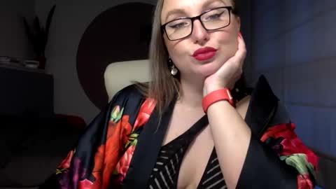 DOM MUMMY online show from 10-17-25, 05:32