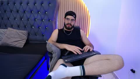 domboy  online show from 05-04-26, 09:55