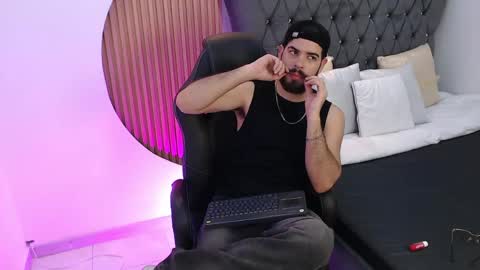 domboy  online show from 05-27-26, 08:17