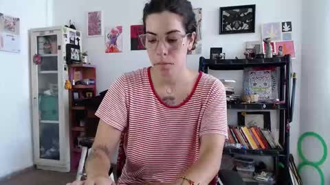 Snapshot of domenica_dos_ouros chatting on 01-11-26, 02:44 sweet domme online show from 01-11-26, 02:44