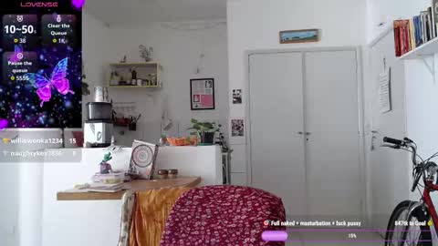 Snapshot of domenica_dos_ouros chatting on 01-14-26, 01:50 sweet domme online show from 01-14-26, 01:50