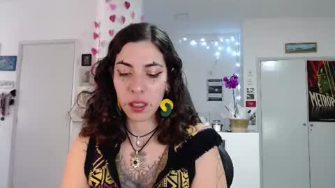Snapshot of domenica_dos_ouros chatting on 07-03-26, 06:36 sweet domme online show from 07-03-26, 06:36