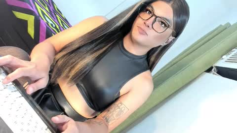 ANGELA online show from 10-16-25, 06:31