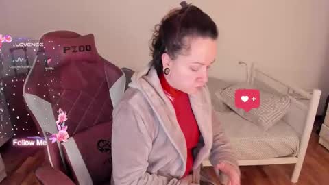 Snapshot of domina_deivis chatting on 01-06-26, 07:12 I WILL BE BACK ON WEDNESDAY DECEMBER 4 0100AM COLOMBIA TIME online show from 01-06-26, 07:12