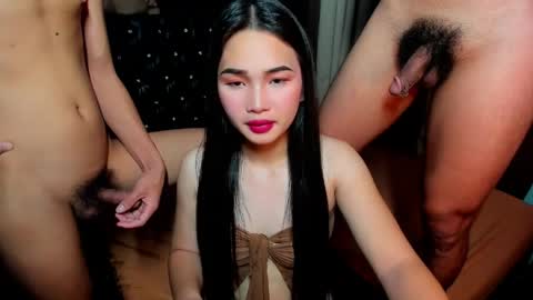 Snapshot of dominant_thea chatting on 04-10-26, 05:39 THEA online show from 04-10-26, 05:39