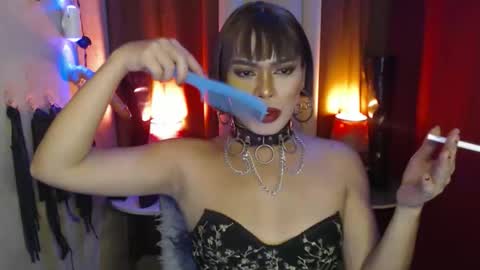 Snapshot of dominantrix_diannaxxx chatting on 02-28-26, 06:53 diana online show from 02-28-26, 06:53