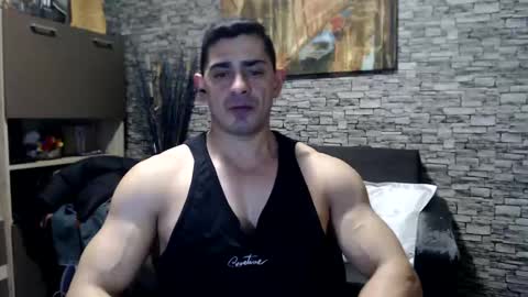 Snapshot of dominatemuscle chatting on 12-18-24, 05:21 Kevin online show from 12-18-24, 05:21