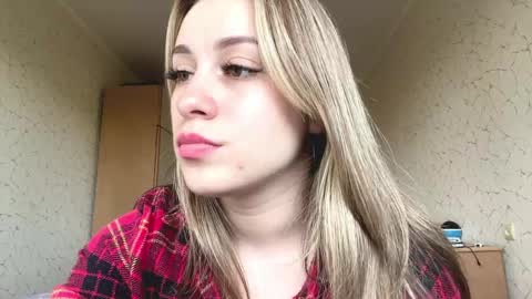 Mia online show from 05-31-26, 07:59