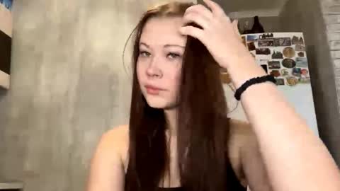 Snapshot of domingapriess chatting on 11-29-25, 03:31 Olivia online show from 11-29-25, 03:31