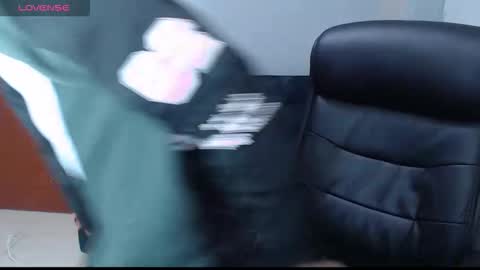 Snapshot of dominic_brand chatting on 12-01-25, 04:17 Brandon online show from 12-01-25, 04:17