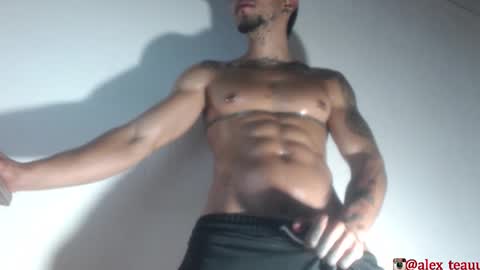 Snapshot of dominic_donnovan chatting on 11-04-25, 10:20 DOMI online show from 11-04-25, 10:20