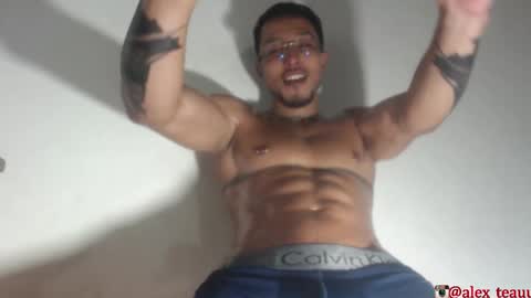 Snapshot of dominic_donnovan chatting on 11-15-25, 09:06 DOMI online show from 11-15-25, 09:06