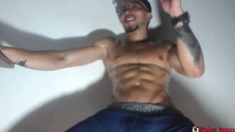 Snapshot of dominic_donnovan chatting on 11-17-25, 08:42 DOMI online show from 11-17-25, 08:42