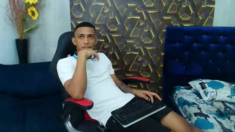 dominic_smith_ online show from 04-18-26, 11:38