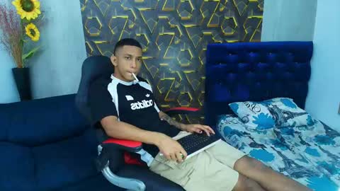 dominic_smith_ online show from 04-21-26, 03:07