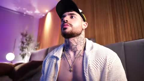 Snapshot of dominic_sullivan1 chatting on 03-03-25, 03:41 Dominic Sullivan online show from 03-03-25, 03:41