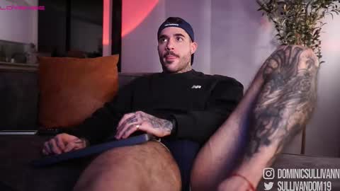 Snapshot of dominic_sullivan1 chatting on 10-13-25, 05:18 Dominic Sullivan online show from 10-13-25, 05:18