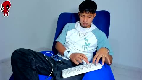  Dominic  online show from 04-29-26, 01:32