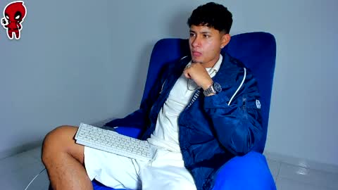 Snapshot of dominick_king chatting on 05-19-26, 01:56 Dominic online show from 05-19-26, 01:56
