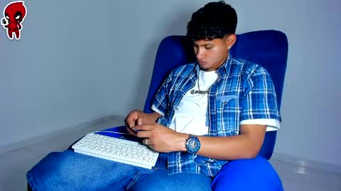 Snapshot of dominick_king chatting on 05-21-26, 04:08 Dominic online show from 05-21-26, 04:08