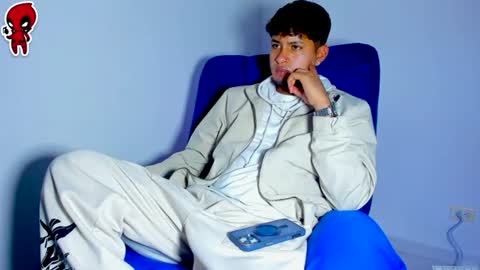 Snapshot of dominick_king chatting on 06-20-26, 01:09 Dominic online show from 06-20-26, 01:09