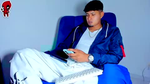 Snapshot of dominick_king chatting on 07-01-26, 01:40 Dominic online show from 07-01-26, 01:40